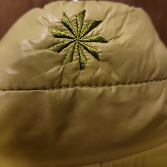 Athleta Puffer Jacket Size Med Unique Chartreuse Lime - Picture 2 of 13